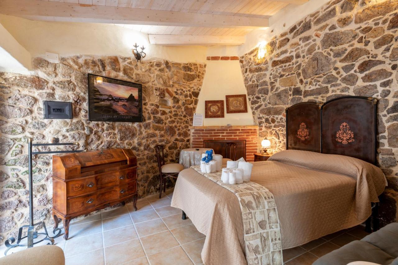 Bed and Breakfast Domo Sa Barra Сант-Антиоко Экстерьер фото