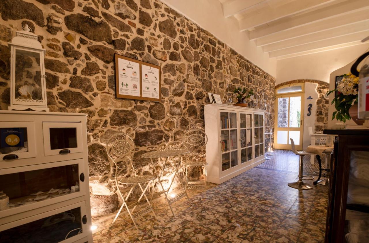 Bed and Breakfast Domo Sa Barra Сант-Антиоко Экстерьер фото