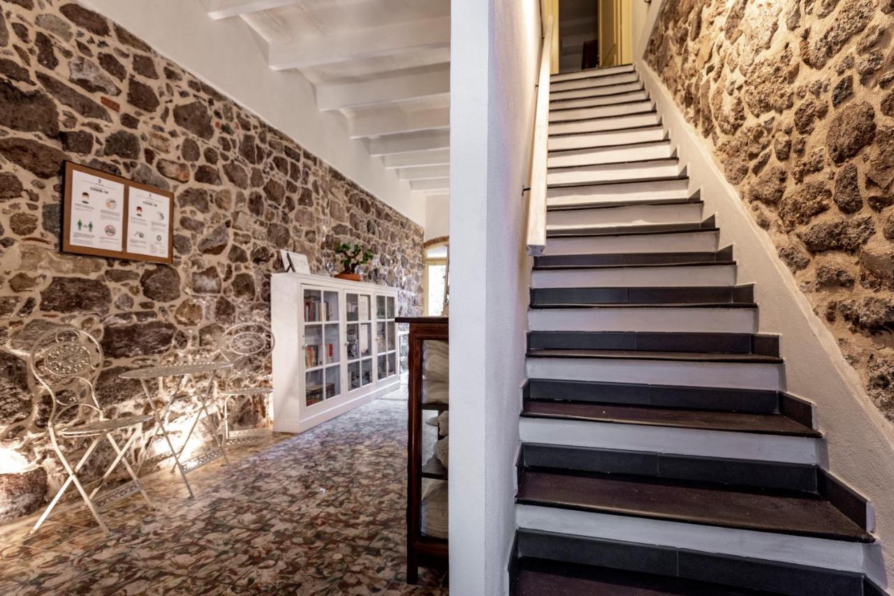 Bed and Breakfast Domo Sa Barra Сант-Антиоко Экстерьер фото