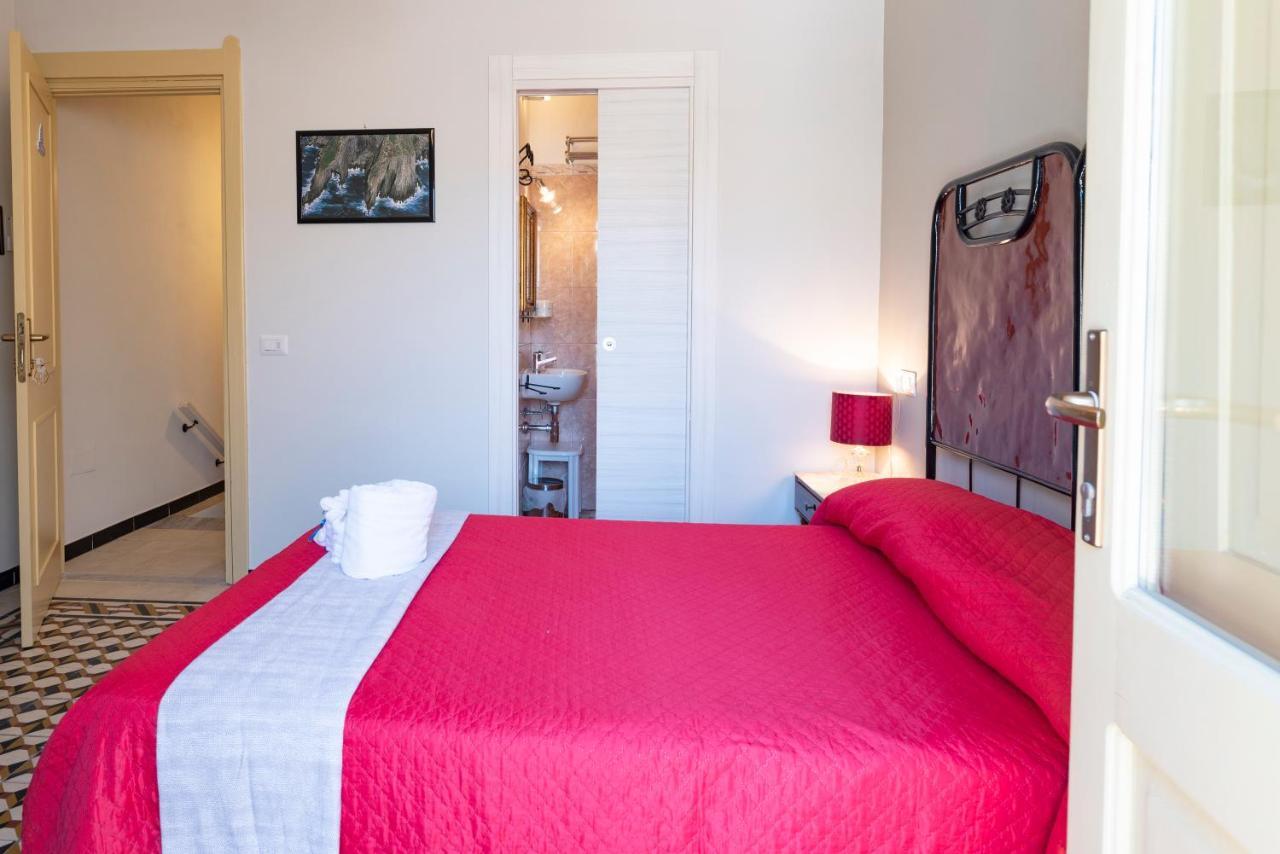 Bed and Breakfast Domo Sa Barra Сант-Антиоко Экстерьер фото